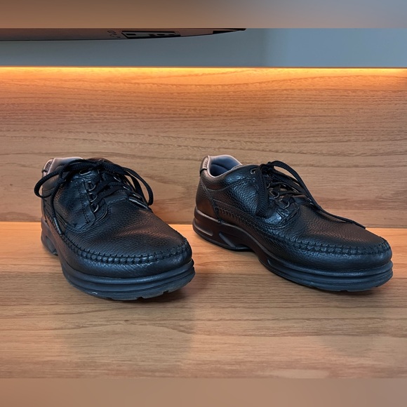 Clarks Black Leather Caribou Men Shoe / Size 8 - Picture 4 of 16